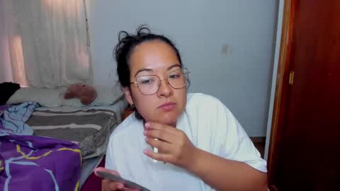 Snapshot of kroline_20 chatting on 12-31-24, 05:51 Kroline online show from 12-31-24, 05:51
