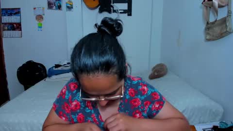 Snapshot of kroline_20 chatting on 02-08-25, 08:53 Kroline online show from 02-08-25, 08:53