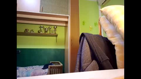 Snapshot of krone1969 chatting on 01-19-26, 04:22 krone1969 online show from 01-19-26, 04:22