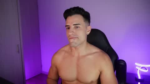 Snapshot of krops_ chatting on 06-18-26, 02:01 KROPS online show from 06-18-26, 02:01