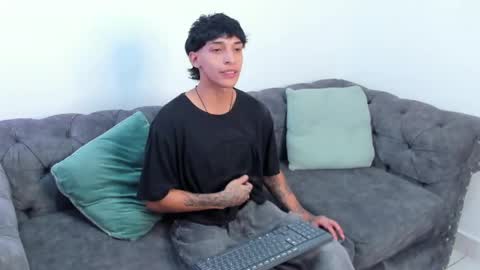 Snapshot of kroywave chatting on 05-10-26, 03:01 Kroy Wave Muscle Tattoos Latino online show from 05-10-26, 03:01