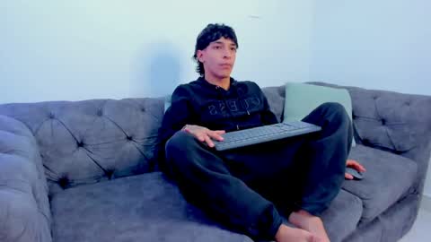 Snapshot of kroywave chatting on 05-25-26, 09:10 Kroy Wave Muscle Tattoos Latino online show from 05-25-26, 09:10