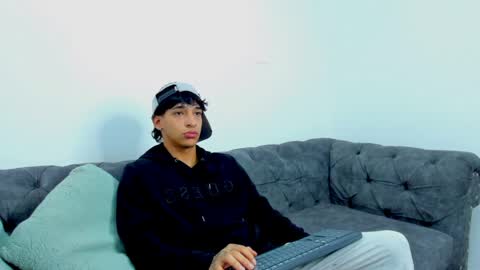 Snapshot of kroywave chatting on 05-29-26, 04:10 Kroy Wave Muscle Tattoos Latino online show from 05-29-26, 04:10