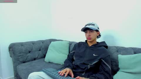 Snapshot of kroywave chatting on 06-01-26, 03:41 Kroy Wave Muscle Tattoos Latino online show from 06-01-26, 03:41