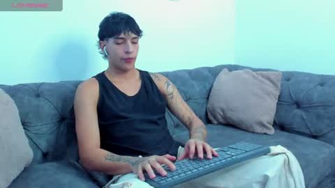 Snapshot of kroywave chatting on 06-22-26, 03:25 Kroy Wave Muscle Tattoos Latino online show from 06-22-26, 03:25