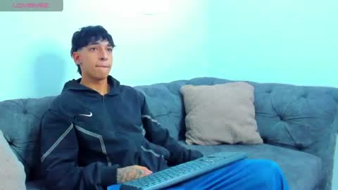Snapshot of kroywave chatting on 06-29-26, 04:30 Kroy Wave Muscle Tattoos Latino online show from 06-29-26, 04:30