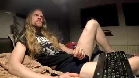 Snapshot of krullz123 chatting on 01-17-26, 09:29 Krullz online show from 01-17-26, 09:29