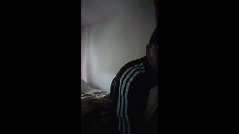 Snapshot of kryptoni18435 chatting on 07-06-26, 06:32 Tommy online show from 07-06-26, 06:32