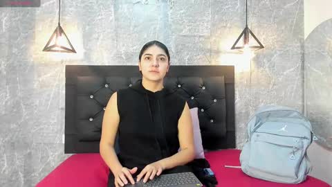 Snapshot of krystal_taylor23 chatting on 09-28-25, 11:04 Kystal Taylor online show from 09-28-25, 11:04