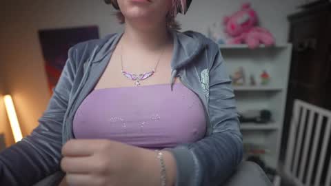 Snapshot of krystalsyxx chatting on 01-31-25, 05:42 Krystal Syx online show from 01-31-25, 05:42