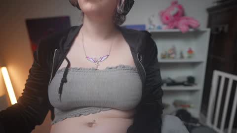 Snapshot of krystalsyxx chatting on 02-08-25, 03:30 Krystal Syx online show from 02-08-25, 03:30