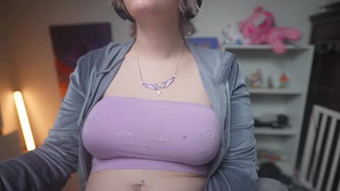 Snapshot of krystalsyxx chatting on 02-08-25, 05:08 Krystal Syx online show from 02-08-25, 05:08