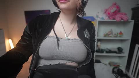 Snapshot of krystalsyxx chatting on 03-04-25, 05:24 Krystal Syx online show from 03-04-25, 05:24