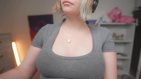 Krystal Syx online show from 11-15-25, 10:37