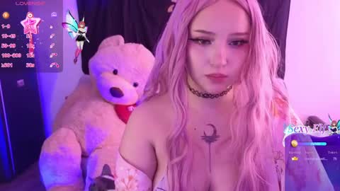 Snapshot of kurochan420 chatting on 12-05-24, 12:44 Andy online show from 12-05-24, 12:44