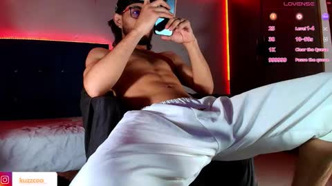 kuzzcoo online show from 10-22-25, 02:23