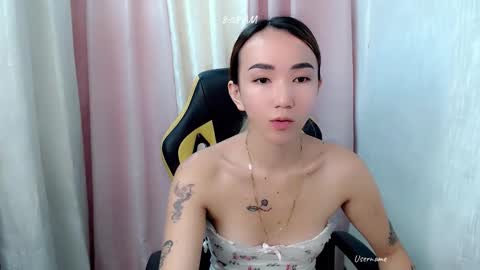 Snapshot of kweenie1026 chatting on 05-06-26, 12:08 kweenie1026 online show from 05-06-26, 12:08