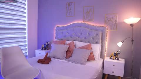 I am Kyla online show from 11-01-25, 02:52