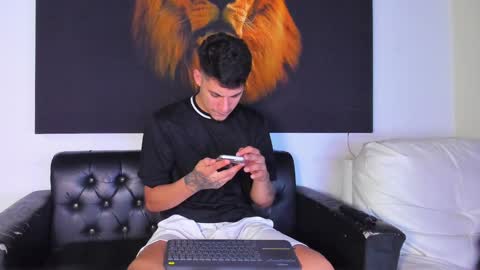 Snapshot of kyle_smithx chatting on 01-09-25, 11:02 kyle Smith online show from 01-09-25, 11:02