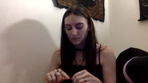 Snapshot of kylianna chatting on 02-04-25, 10:45 Kylianna online show from 02-04-25, 10:45