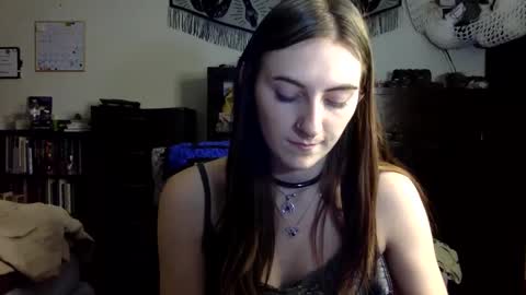 Snapshot of kylianna chatting on 03-07-25, 01:42 Kylianna online show from 03-07-25, 01:42