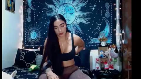 Snapshot of kylie_capricorn chatting on 05-27-26, 09:23 kylie online show from 05-27-26, 09:23