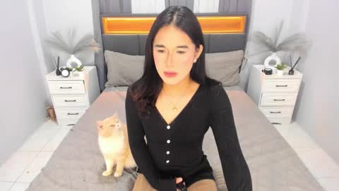 Snapshot of kylie_cums chatting on 10-13-25, 02:44 kylie_cums online show from 10-13-25, 02:44