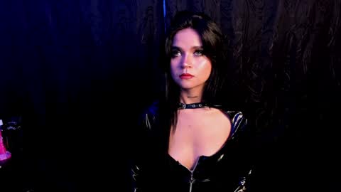 Snapshot of kylie_foxx1 chatting on 01-28-25, 01:50 submissive demon Please help me to reach 500 thumbs up online show from 01-28-25, 01:50
