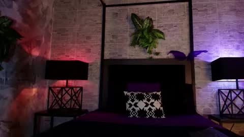 Kylie  online show from 11-22-25, 07:35