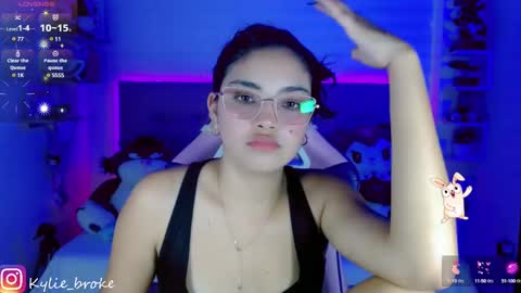 k ylie online show from 02-05-25, 09:07