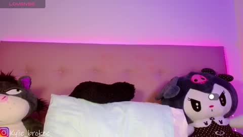 k ylie online show from 02-26-25, 09:27