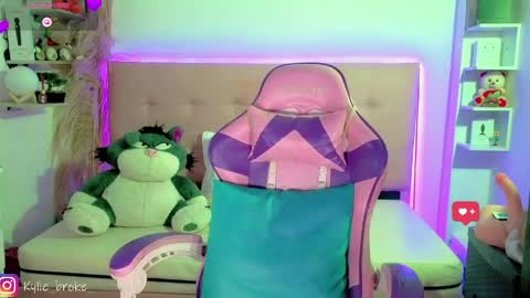 Snapshot of kylie_hottt_ chatting on 05-02-26, 10:37 k ylie online show from 05-02-26, 10:37