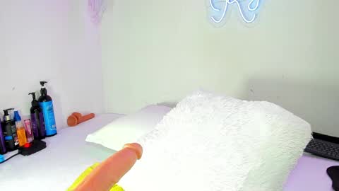 kylie Sttel online show from 12-14-24, 12:33