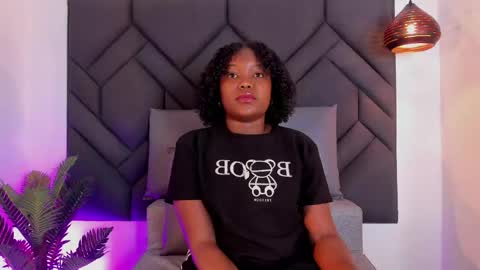 Snapshot of kyliee_vega chatting on 06-10-26, 11:42 kyliee_vega online show from 06-10-26, 11:42