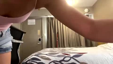 Kylie online show from 09-21-25, 04:41