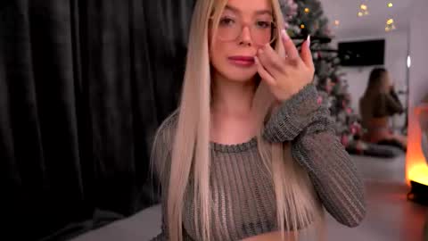 Kylie online show from 12-18-25, 10:38