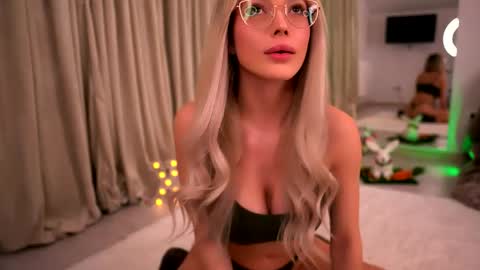 Kylie online show from 04-04-26, 08:17