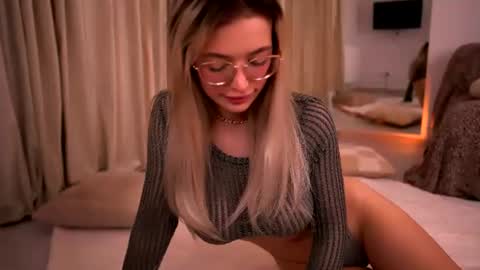 Kylie online show from 06-22-26, 09:01