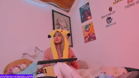 Snapshot of kyliekandy chatting on 06-14-26, 01:47 online show from 06-14-26, 01:47
