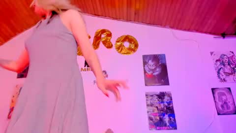 Snapshot of kyliekandy chatting on 07-07-26, 12:24 online show from 07-07-26, 12:24