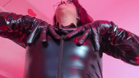 K Y L I E online show from 10-23-25, 08:51