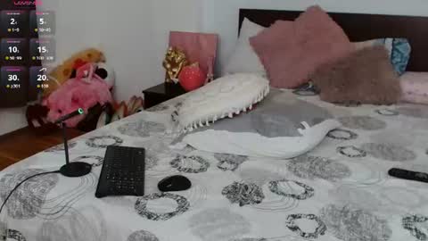 Kylie online show from 07-20-26, 03:43