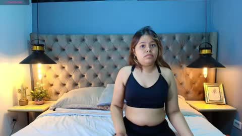 Snapshot of kyliesweett chatting on 07-17-26, 02:24 kyliesweett online show from 07-17-26, 02:24