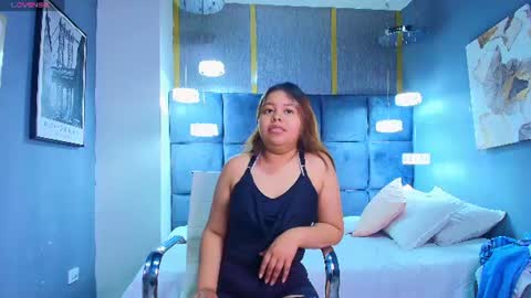 Snapshot of kyliesweett chatting on 07-18-26, 01:04 kyliesweett online show from 07-18-26, 01:04
