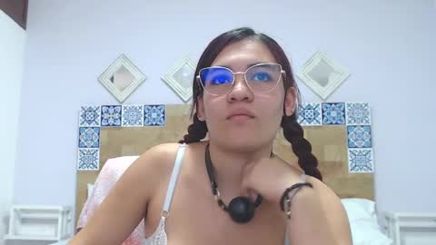 Snapshot of kyliiebaker chatting on 01-24-25, 01:14 Kylie online show from 01-24-25, 01:14