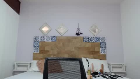 Snapshot of kyliiebaker chatting on 01-26-25, 05:02 Kylie online show from 01-26-25, 05:02