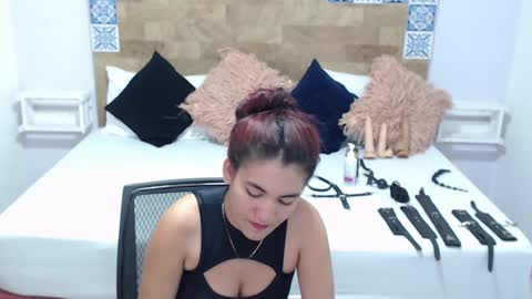 Snapshot of kyliiebaker chatting on 01-31-25, 02:17 Kylie online show from 01-31-25, 02:17