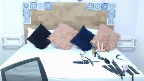 Snapshot of kyliiebaker chatting on 01-31-25, 05:21 Kylie online show from 01-31-25, 05:21