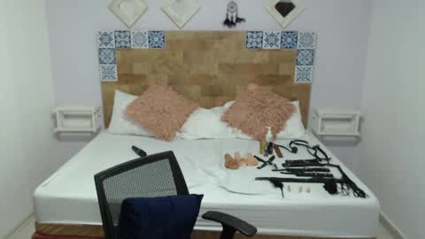 Snapshot of kyliiebaker chatting on 02-02-25, 02:13 Kylie online show from 02-02-25, 02:13