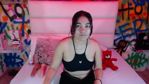 Snapshot of kyliiebaker chatting on 02-03-25, 12:03 Kylie online show from 02-03-25, 12:03